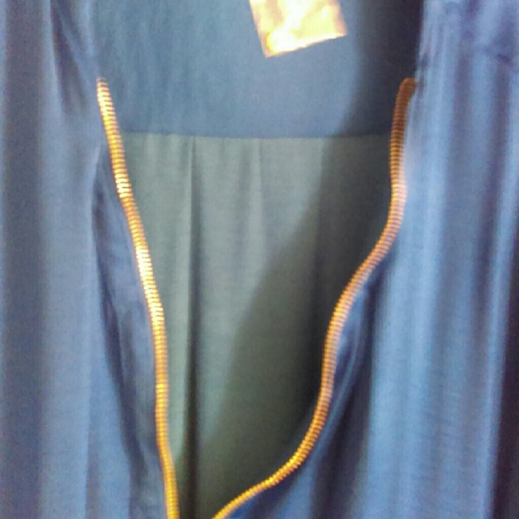 Tunic - Picture 2 of 3