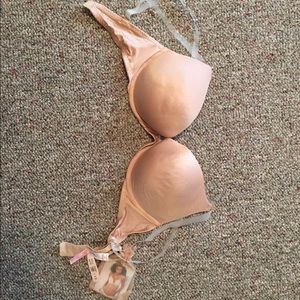 Victoria secret convertible bra size 34D