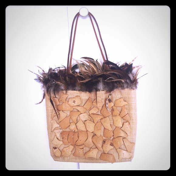 Elegant feathered handbag, mesh-like material - Picture 1 of 4