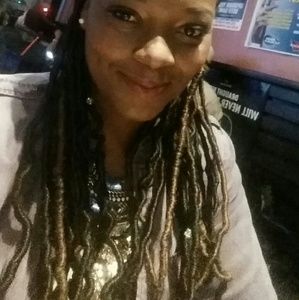 Meet your Posher, Lorin