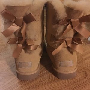 Bailey bow uggs