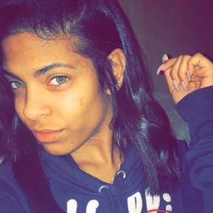 Meet your Posher, Sade