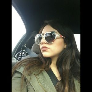 Meet your Posher, Erika