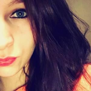 Meet your Posher, Desiree