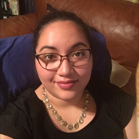 Meet your posher, stephanie! - Picture 2 of 4