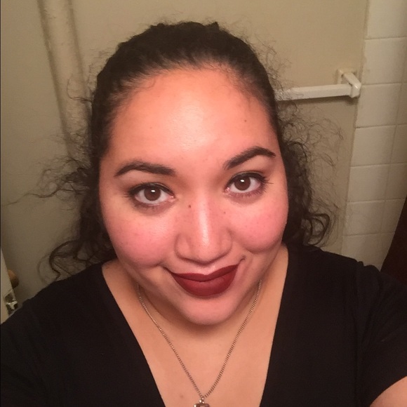 Meet your posher, stephanie! - Picture 3 of 4