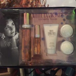 Elizabeth Taylor White Diamonds Fragrance set