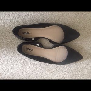 Black open side flats