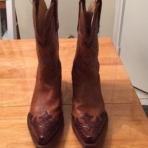 Brown Pointed Toe Leather Boots