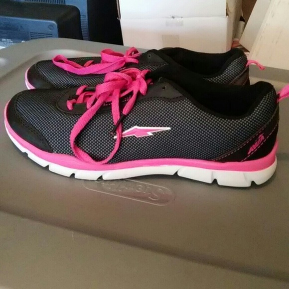 Avia Cantilever Shoes size 10