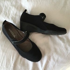 Aerosol Tornado Mary Jane Wedge