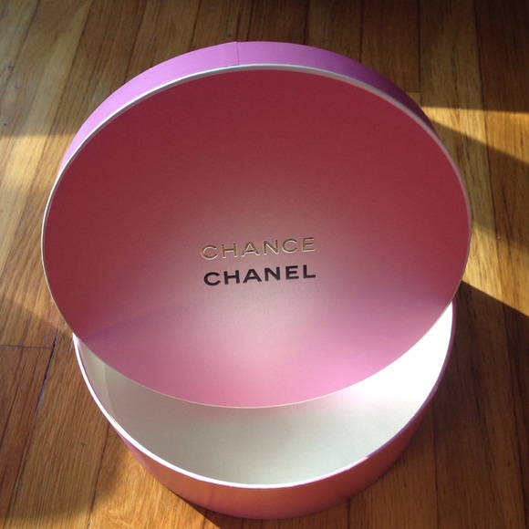 Pink Chanel Box - Picture 2 of 3