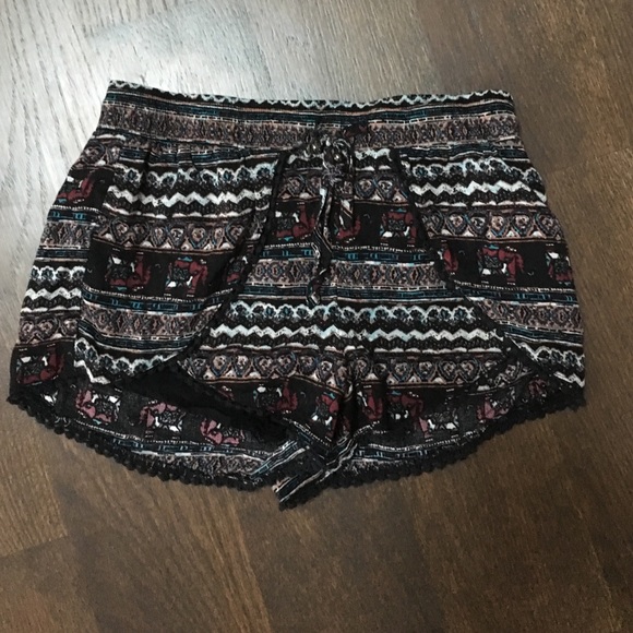 Tribal print flowy shorts