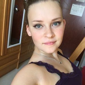 Meet your Posher, Anne