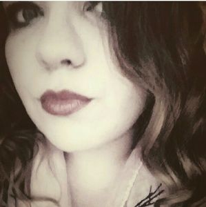 Meet your Posher, Madalynn