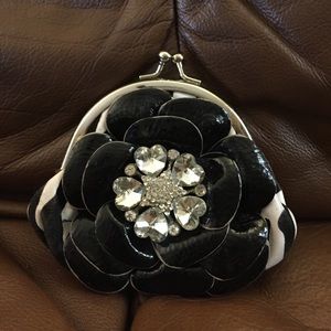 Unique Kiss Lock Coin Purse