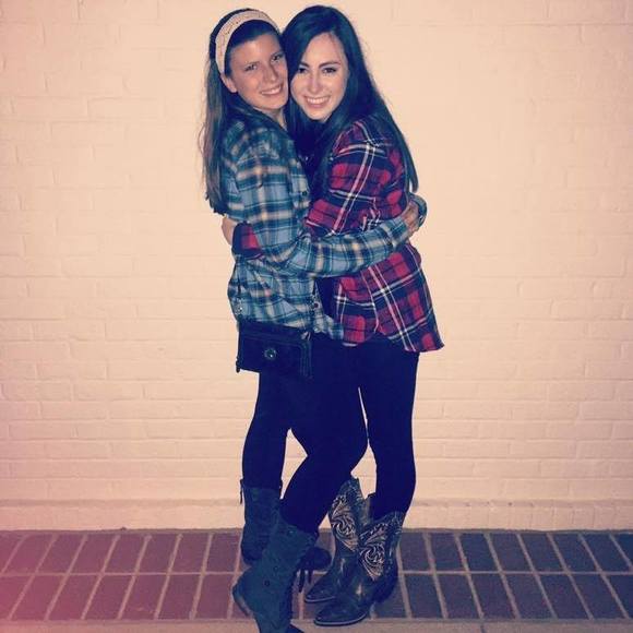 Meet your Posher, Carolyn - Picture 1 of 1