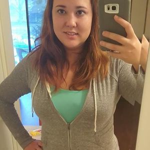 Meet your Posher, Caitlin