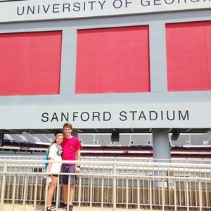 Meet your Posher, Alexis