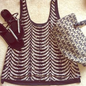 Daytrip by Buckle flowy front & back sequin tank