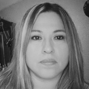 Meet your Posher, Elia