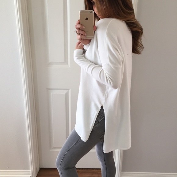 Sold • Off White Over-Sized Longsleeve Sweater - Picture 2 of 4