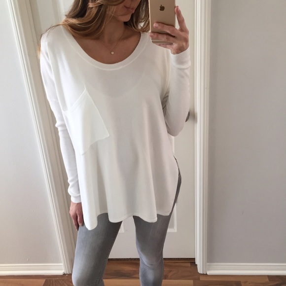 Sold • Off White Over-Sized Longsleeve Sweater - Picture 4 of 4