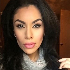 Meet your Posher, Sandy