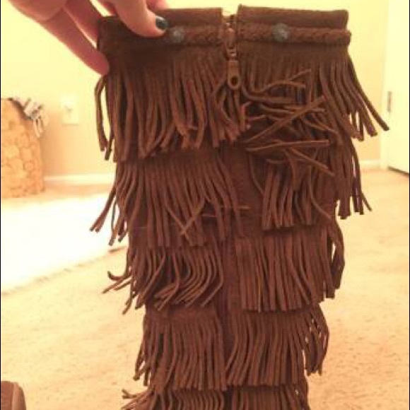 Minnetonka fringe boots - Picture 4 of 4
