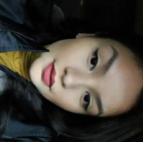 Meet your Posher, Jennifer - Picture 1 of 1