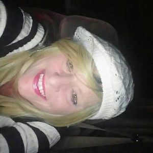 Meet your Posher, Denise