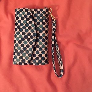 Blue and white iPhone 5/5c/5s wristlet.