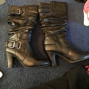 Black heel boots