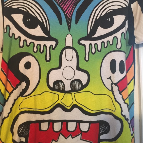 Graphic t-shirt - Picture 3 of 4