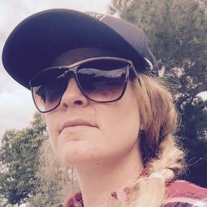 Meet your Posher, Whitney