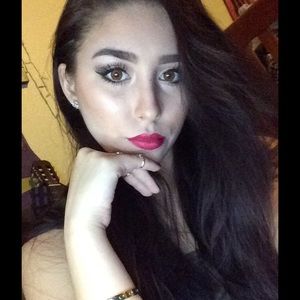 Meet your Posher, Julianna