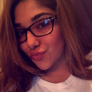 Meet your Posher, Anissa