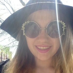 Meet your Posher, Michaela