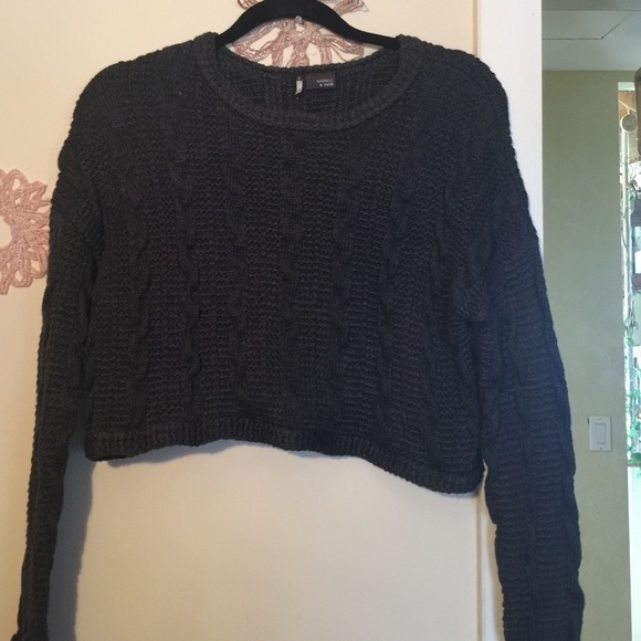 Cropped sweater - Picture 1 of 2