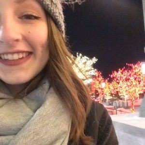 Meet your Posher, Holly