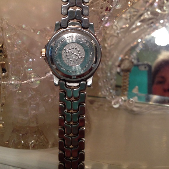 Watch - Picture 3 of 3