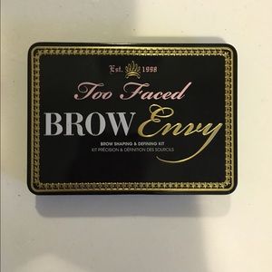 Too faced brow envy kit - BRAND NEW