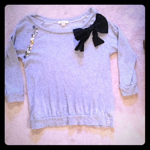 Bow sweatshirt
