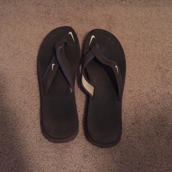 Nike flip flops