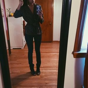 Quarter sleeved cheetah print jacket.