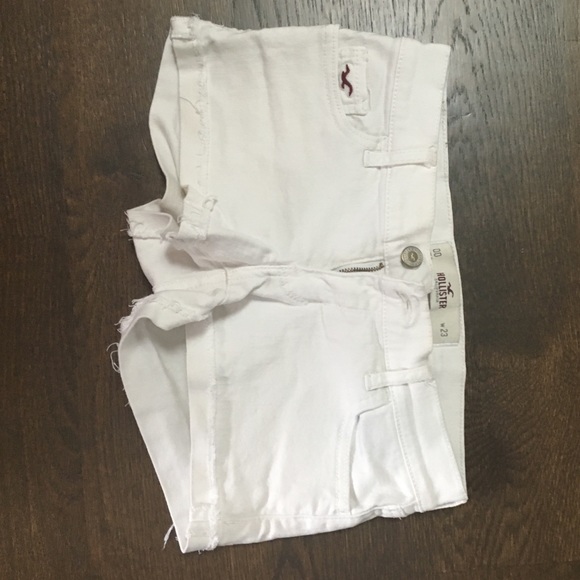 White hollister shorts