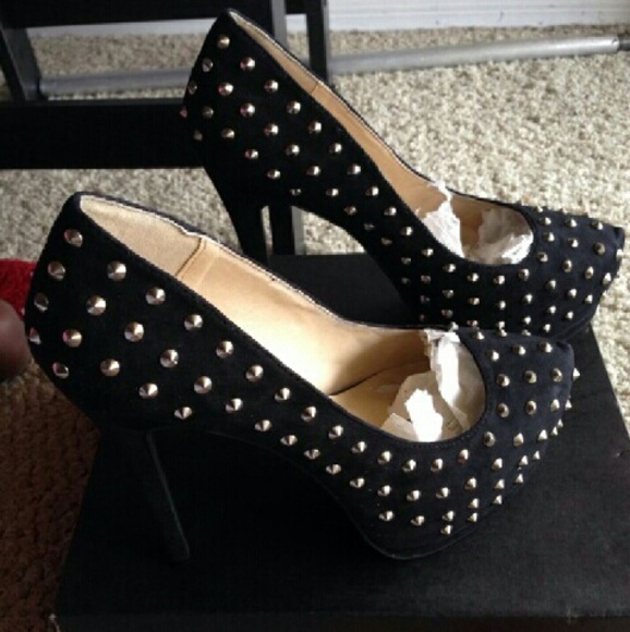 New Black silver spikes/studs pumps