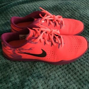 WOMEN'S NIKE STUDIO TRAINER PRINT NEW SIZE 8.5
