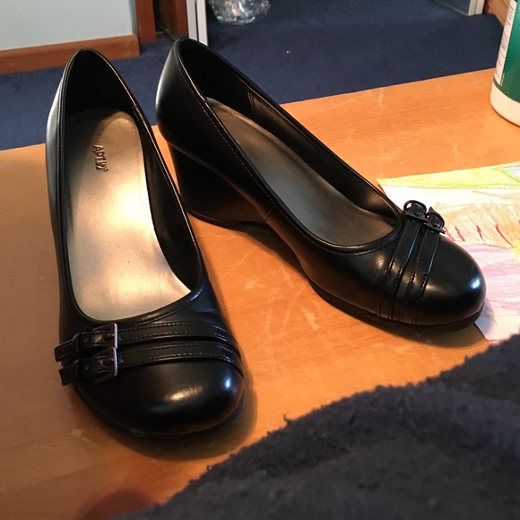 Apt 9 wedges
