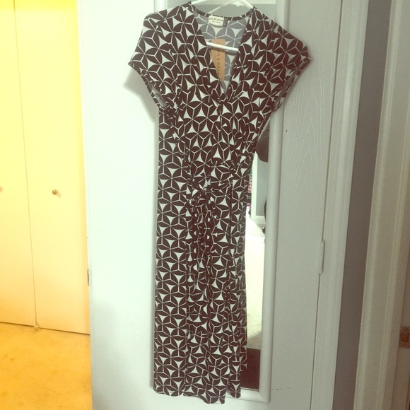 Jon and Anna black and white dress